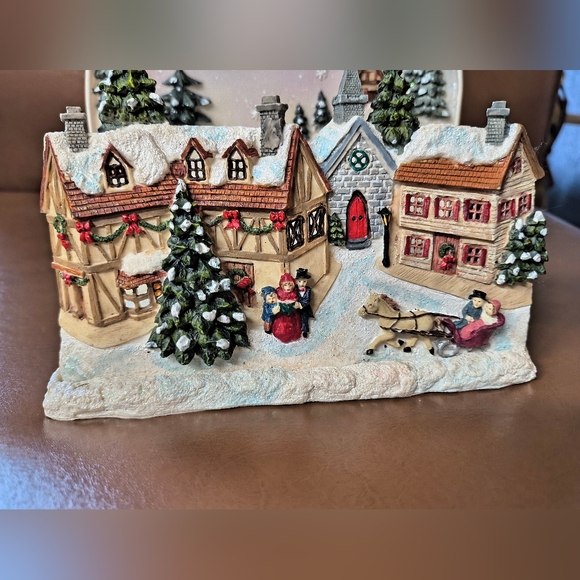 Christmas Town Tea Light Candle Holder Winter Scene - Picture 2 of 5